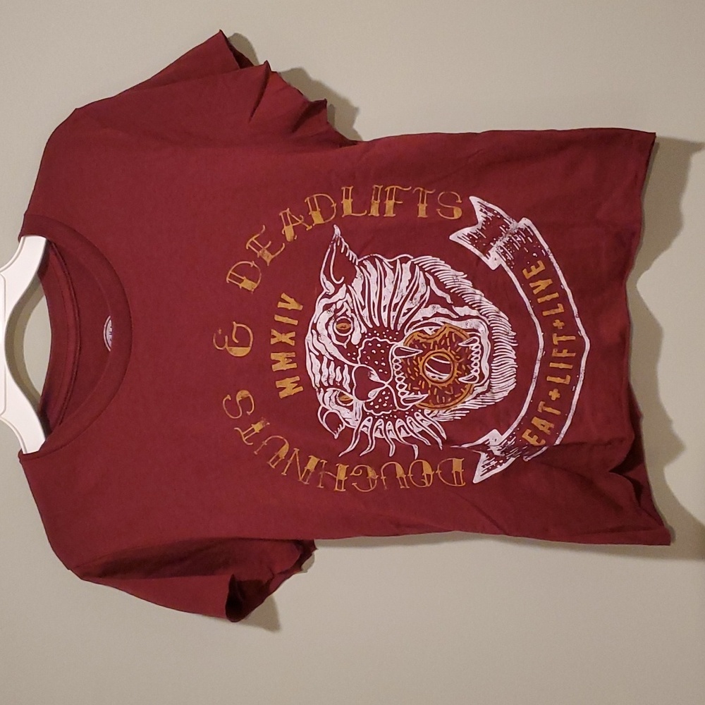 Doughnuts & Deadlifts Cropped Tiger T-Shirt, Maroon, Small